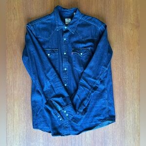 Levi’s Western style denim short in size medium